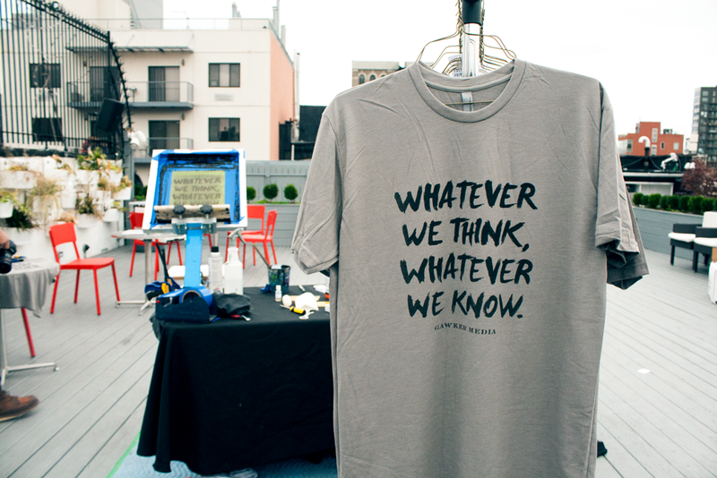 Illustration for article titled Real Thread Visits Gawker Media: Serious Swag Ensues